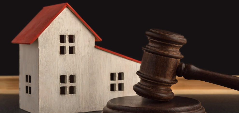 Off the Plan Contracts: Risks and Issues